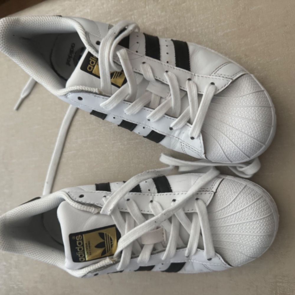Adidas - Picture 2 of 4